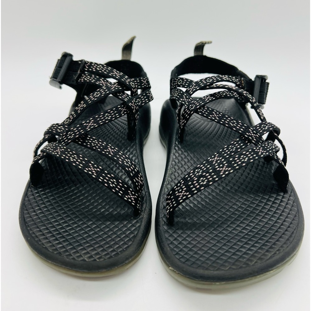 CHACO GIRLS BLACK AND WHITE STRAPPY SANDALS SIZE 1